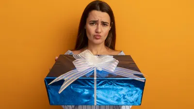 Уже не надо: какие подарки казахстанки продают после 8 Марта