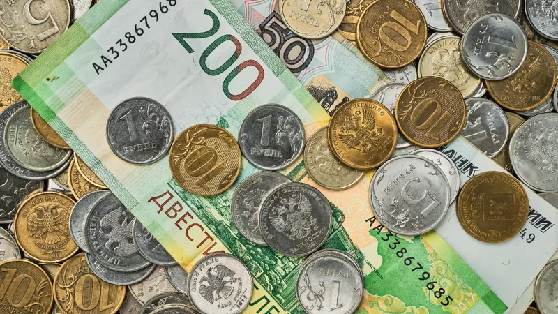 Ослабнет ли рубль до 6 тенге – мнения аналитиков