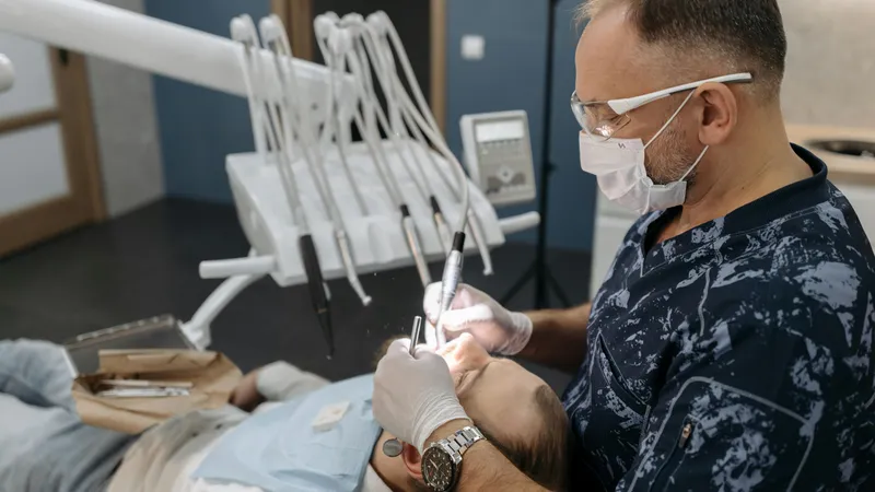 Кому доступны стоматологические услуги в рамках ОСМС