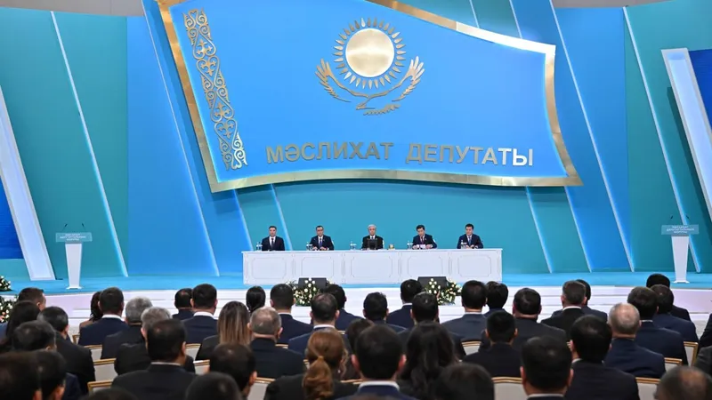 Токаев предупредил о надвигающейся мировой войне и рассказал, как Казахстан будет защищать себя