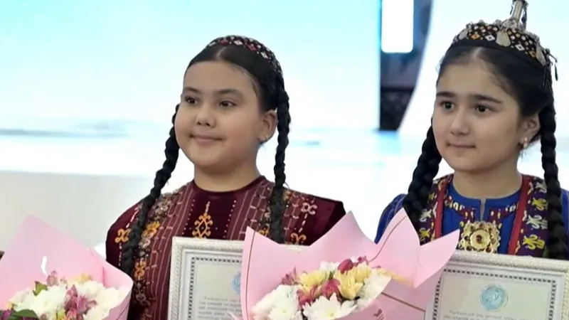 Конкурс красоты провели среди туркменских девочек