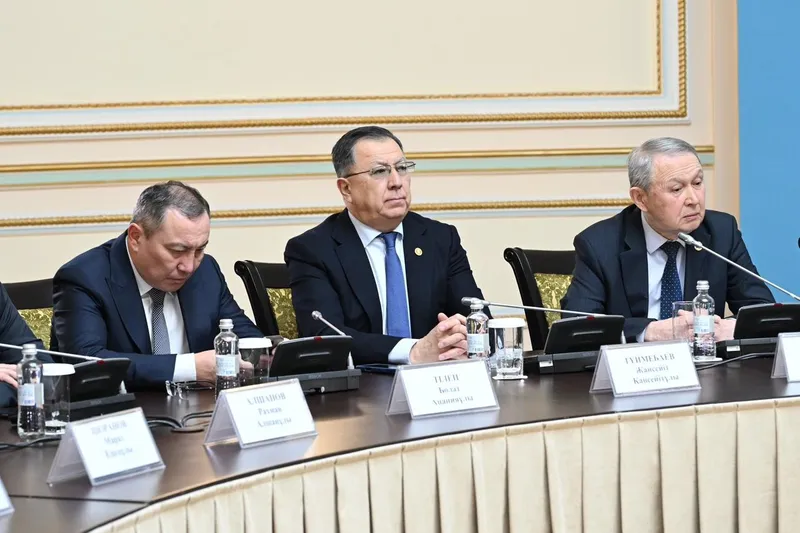 обсуждение новой Конституции, фото - Новости Zakon.kz от 13.03.2026 17:24