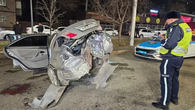 Ночная авария в Алматы, фото - Новости Zakon.kz от 15.03.2026 04:30