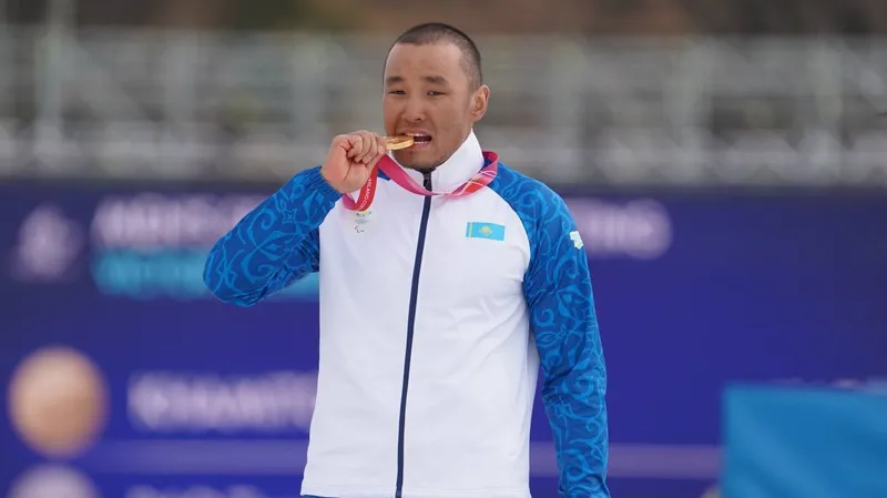 Как бывший грэпплер Ербол Хамитов дошел до медалей Паралимпиады и какую премию получит