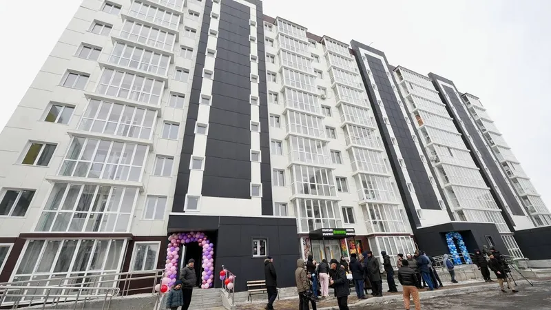 Көрісу күні подарил новоселье: в ВКО 20 семей получили ключи от квартир