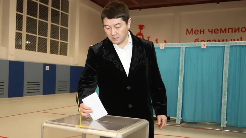 Аким Мангистауской области Нурдаулет Килыбай проголосовал на республиканском референдуме