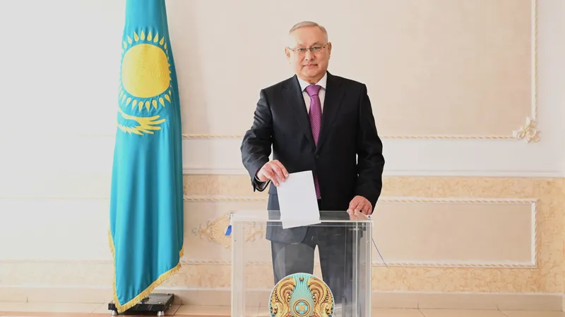 "Я проголосовал за процветание нашей страны": аким области Жетісу Бейбит Исабаев принял участие в референдуме