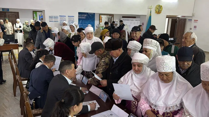 Небесный волк Көк бөрі, байкеры и казахские ханы: как проходит референдум в регионах Казахстана