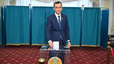 председатель Сената Маулен Ашимбаев, фото - Новости Zakon.kz от 15.03.2026 09:14