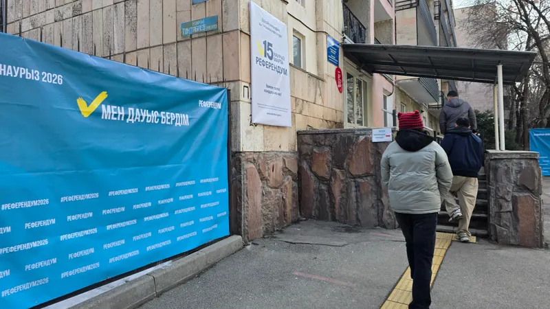 голосование по новой Конституции, фото - Новости Zakon.kz от 15.03.2026 18:17