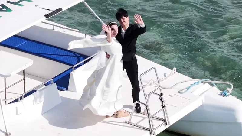 Роналду, Атазан, молодожены и "школа бабушек": как голосовали жители Мангистау и СКО