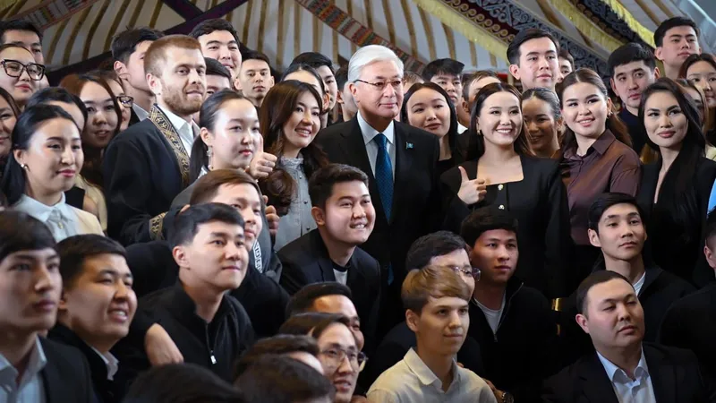 День Конституции и выборы в Парламент: Токаев сделал важные заявления на встрече с молодежью