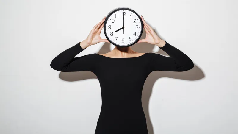 Как замедлить время: психолог назвала 5 способов, если годы летят слишком быстро