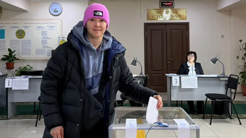 Бронзовый призер Олимпийских игр в Париже Назым Кызайбай проголосовала на референдуме
