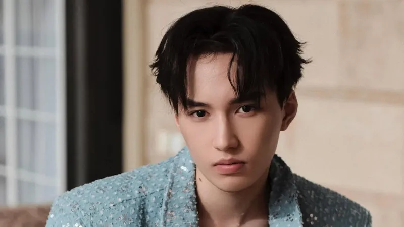 "Братья Кудайбергены – просто красавцы!": фанатов Димаша взбудоражили фото его младшего брата