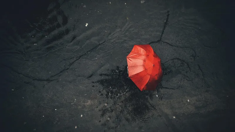 Дожди, туман и пыльная буря обрушатся на Казахстан 17 марта