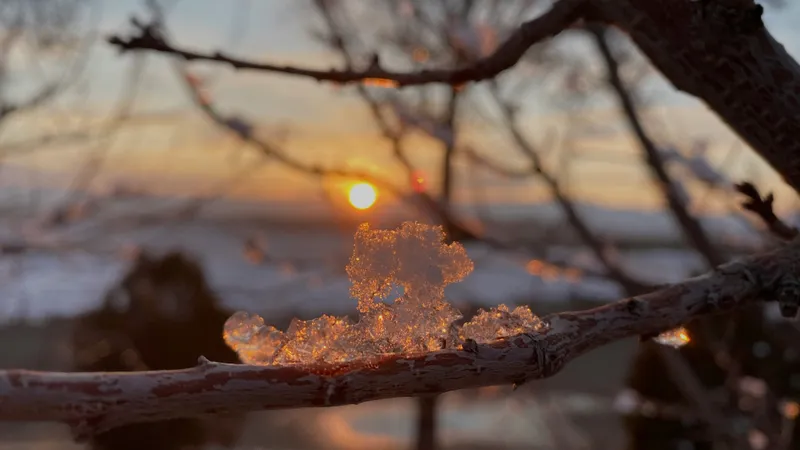 От -10 до +19°С, дожди и гололед: какая погода ждет Астану, Алматы и Шымкент