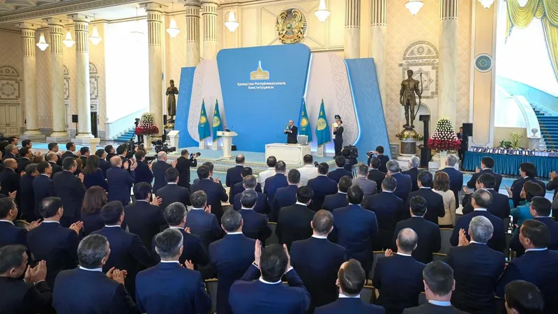 Президент поблагодарил молодежь за активное участие в референдуме