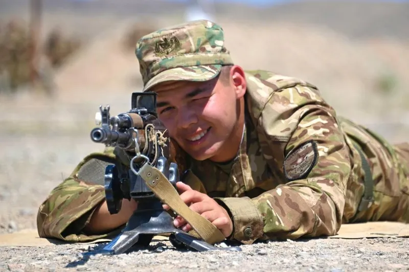 срочник в РК, фото - Новости Zakon.kz от 17.03.2026 13:21