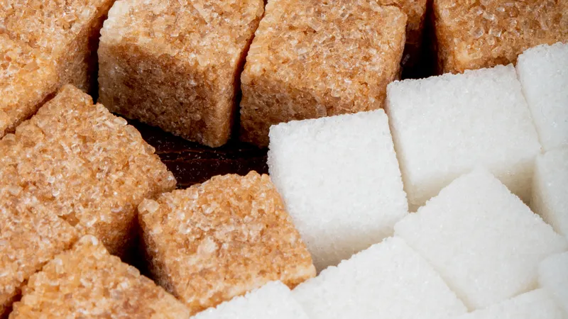 Тростниковый сахар ничем не полезнее белого