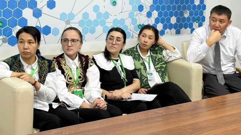 Что делать при землетрясении и пожаре показали сотрудникам ЦОНов Алматы