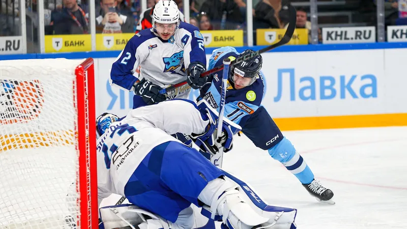 "Барыс" открыл счет, но не удержал победу в матче с "Сибирью"