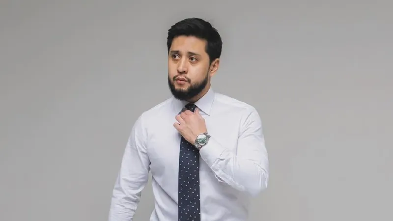 Известного казахстанского актера арестовали за агрессию в отношении девушки