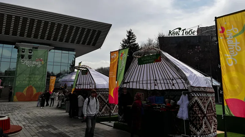 От украшений до ковров: чем удивляет ярмарка тюркских народов в Алматы