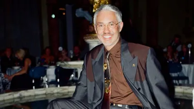 Весенний стиль без усилий: стилист показал, как носки и чулки оживляют любой наряд