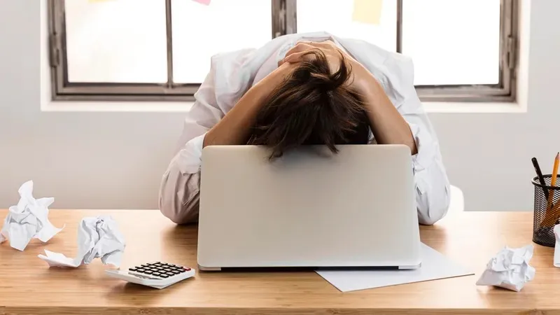 Эксперты объяснили, как стресс повышает риск деменции у зумеров