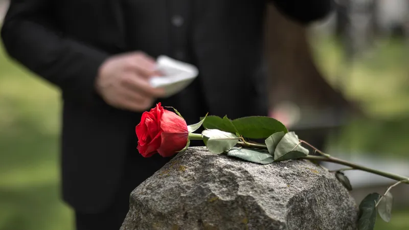 Что делать, когда теряешь близкого: рекомендации специалиста