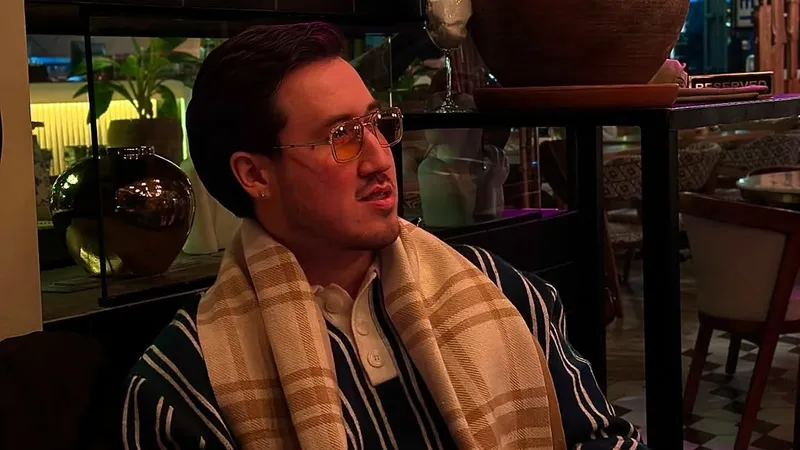 Казахстанского блогера объявили в розыск по подозрению в пособничестве Мелстрою