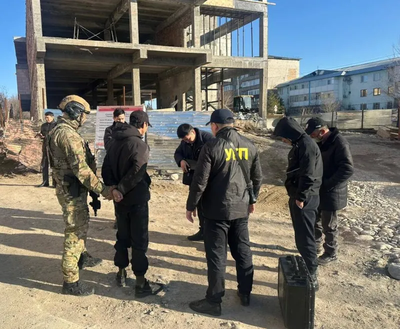 Квартирные кражи на 23 миллиона: подозреваемых задержали в области Жетысу