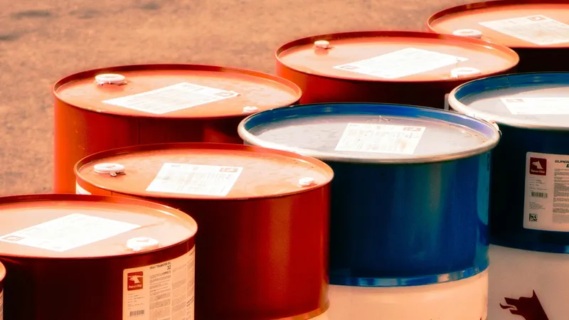 Япония начнет распродажу нефти из госрезервов на фоне рисков на Ближнем Востоке