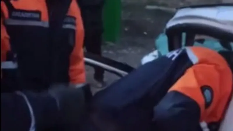 Зажатого в авто после ДТП мужчину спасли в Жамбылской области