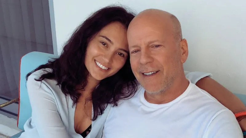 Жена Брюса Уиллиса показала судьбоносное фото с мужем