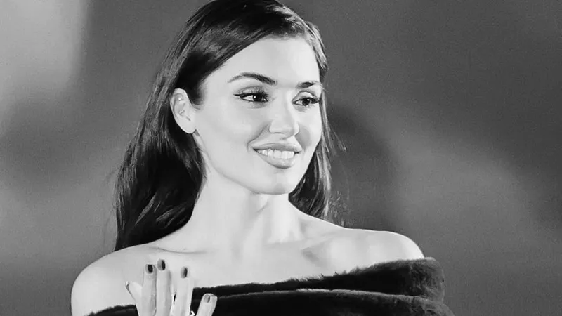 Звезду "Постучись в мою дверь" Ханде Эрчел объявили в розыск по делу о наркотиках