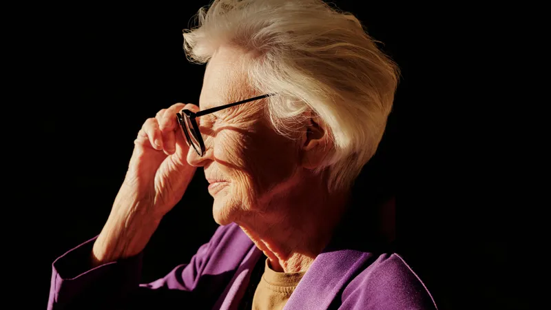 Связь между просмотром телевизора и риском деменции обнаружили ученые