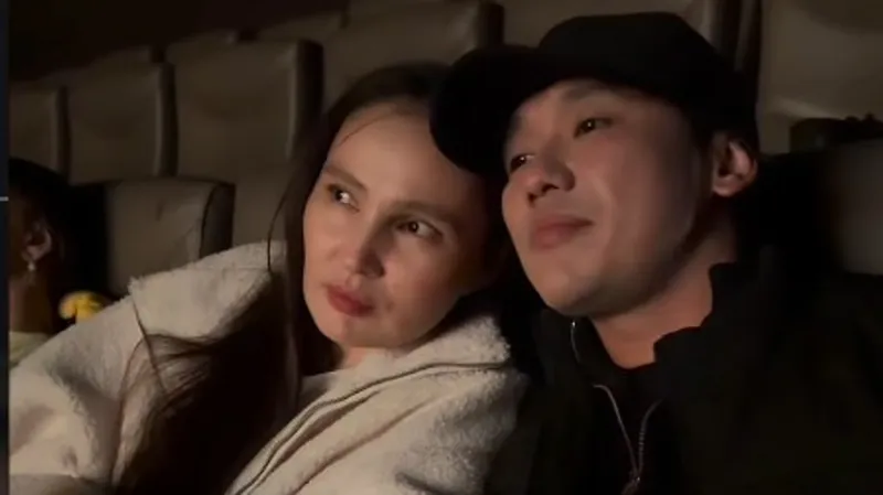 "Сумасшедшая любовь": Казнет обсудил поведение Нуртаса и Абдукаримовой на пышной свадьбе