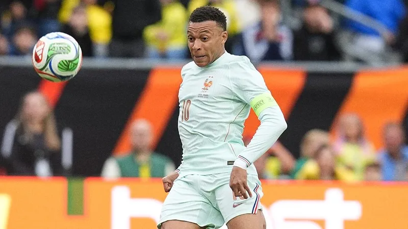 Мбаппе забил в седьмом матче подряд за Францию и повторил исторический рекорд