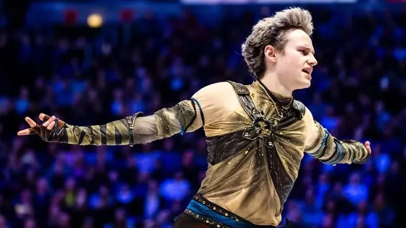 Фигурист Илья Малинин стал трехкратным чемпионом мира