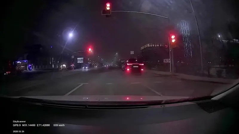 Ночные гонки в Астане попали на видео: водителей элитных авто арестовали на 10 суток