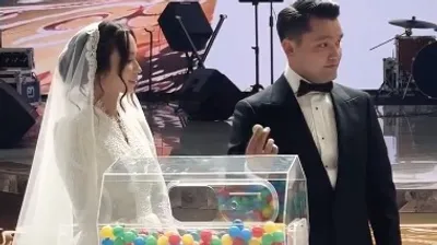 "Не перебор ли?": роскошную свадьбу звезд с розыгрышем авто обсуждают в Казнете