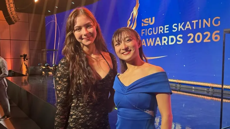 Самоделкина впечатлила фанатов своими фотографиями со звездного банкета