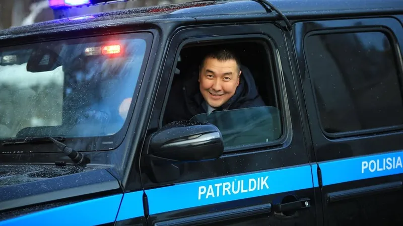 В Алматы задержали известного блогера Молдахана Адилетхана