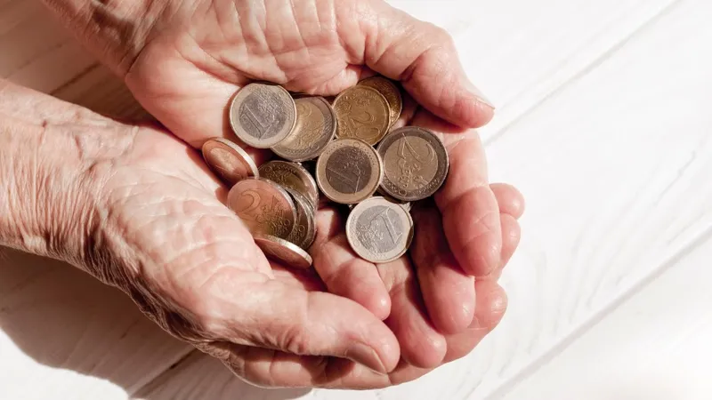 Скрывал смерть и получал деньги: афера раскрылась спустя 13 лет