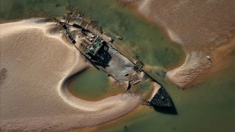 Археологи спустя 300 лет нашли затонувший корабль с сокровищами на 138 млн долларов