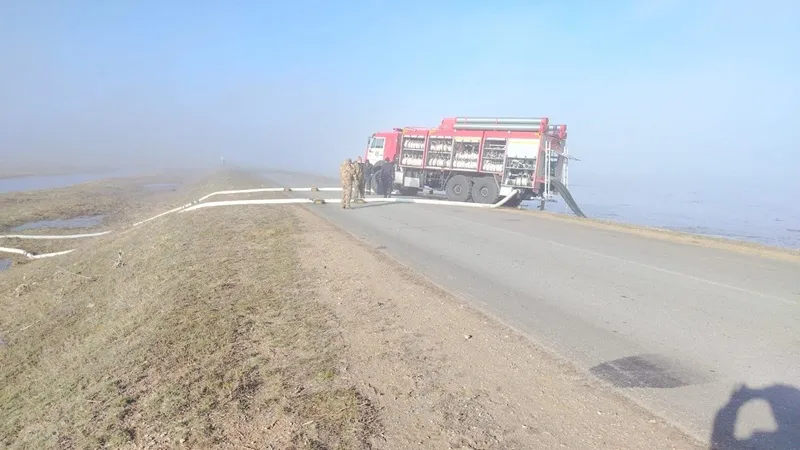 прорыв плотины в Акмолинской области, фото - Новости Zakon.kz от 06.04.2026 11:22