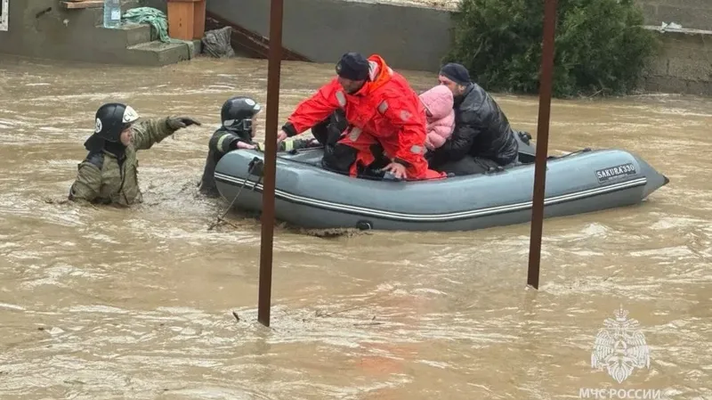 Стихия века в Дагестане: мощнейшее наводнение смыло улицы городов