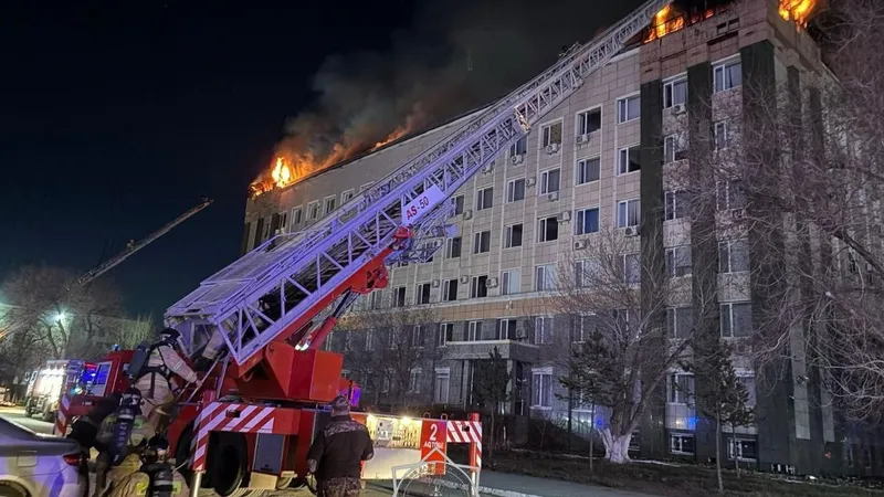 Пожар в здании акимата в Актобе: стали известны подробности